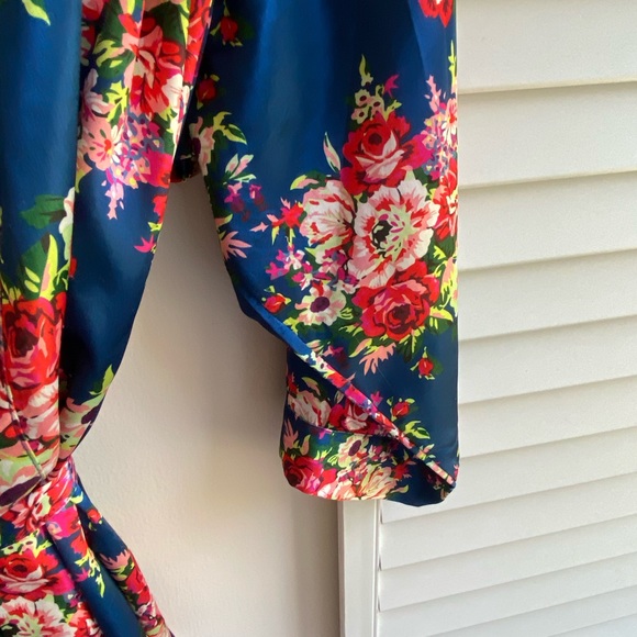 Colorful Floral Robe with Tie Satin Like Material - Picture 3 of 13